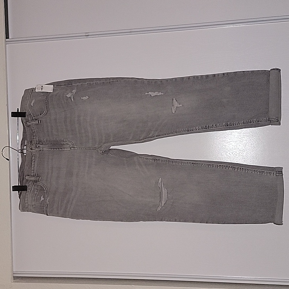 Old Navy Grey Jeans Pockets Distressed Size 16 Regular NWT Mid-Rise Boyfriend